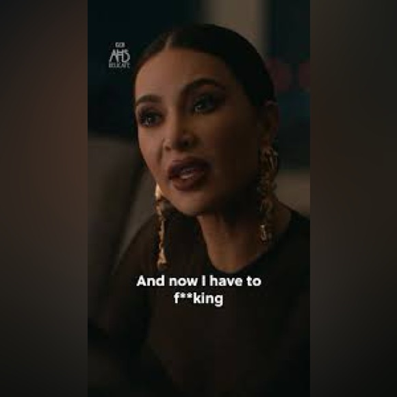 Surrealist Ear Anatomy Gold Crystal Pearl Earrings - Picture 8 of 12